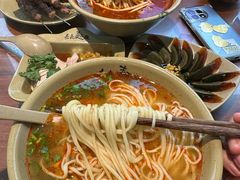 -亮亮面馆(经六路店)