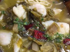 石锅酸菜鱼-周鱼小馆石锅酸菜鱼(活力汇店)