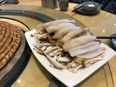 -山珍王国·云南野生菌石锅鱼