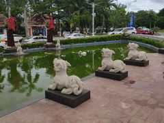 -亚龙湾亚泰商业街