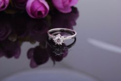 点击看大图 iphone_upload_pic-威德钻石-克拉钻大本营(南京东路店)