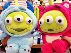 -名创优品(北京新中关购物中心地铁层店)