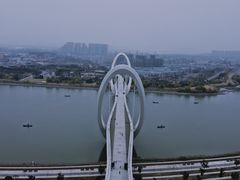 -南京眼步行桥
