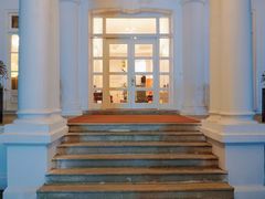 -南京双门楼宾馆(盐仓桥地铁站阅江楼店)