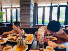 -WOLFGANG PUCK KITCHEN & BAR(迪士尼小镇店)