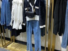 -URBAN REVIVO(济南领秀城贵和购物中心店)