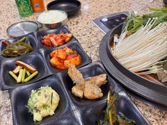 -真利味·脊骨火锅·正宗韩国料理(韩乐坊店)