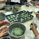  弘扬传统文化，学做青团｡