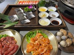 -围炉肉舍•炭烤活鳗•丹东海鲜烤肉(步行街店)