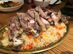 羊排抓饭-阿里家·新疆烤肉酒場 by MIG