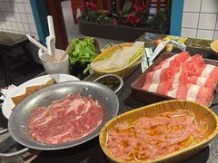 -宽板凳老灶火锅(台湾街店)