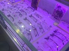 -提一眼镜·蔡司·依视路(小寨店)