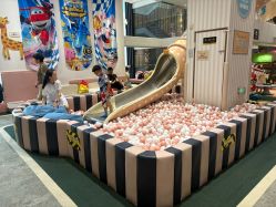 -奈尔宝家庭中心·亲子餐厅(华采天地店)