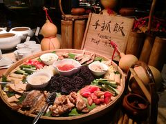 -大中华希尔顿酒店-念自助餐·嗨啤·小龙虾