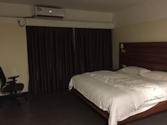 商务大床房-悦来客栈(深圳南山地铁站店)
