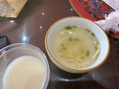 -笑来喜馄饨小笼工坊(通扬路店)