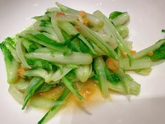 -巷子里小酒馆(繁荣路店)