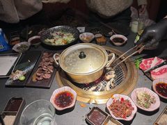 -铭牛烧肉·和牛海鲜自助(高新月牙湖店)