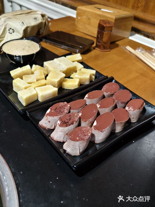 果松木炭酸菜铜火锅·外婆参鸡汤图片