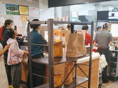 -麦当劳(上海虹桥站30B检票口楼上)