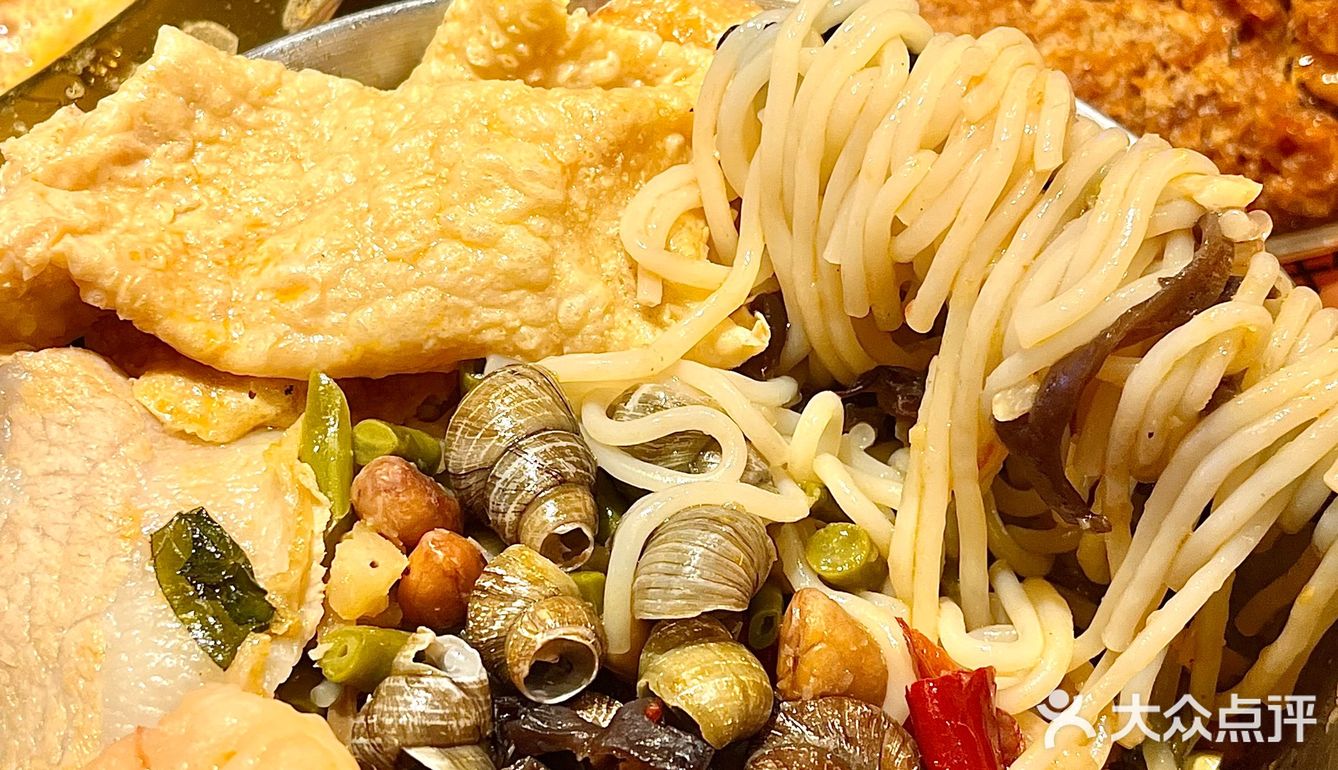 Pang臭警告！带上你的臭宝来吃嗦螺火锅！ 