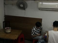 -威邵鸡煲(西华路总店)