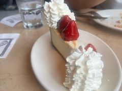 鲜草莓芝士蛋糕-The Cheesecake Factory芝乐坊餐厅(王府中环东座店)