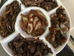 -老鼎万春卤菜(鹭湖宫8区店)