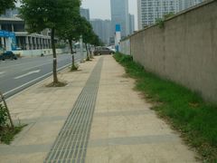 -优衣库(红谷滩万达店)