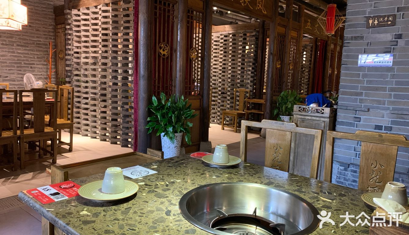 里面的脆骨很好吃。小龙坎腊肠也好吃