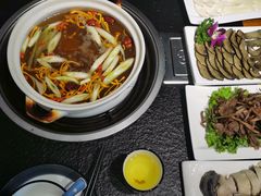 -阿鹏故事野生菌火锅(双廊古镇店)