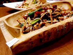 -老滇山寨•云南特色菜•地方菜•民族风情歌舞表演(金碧店)