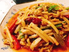 -黄桷树曹家私房菜(江与城店)