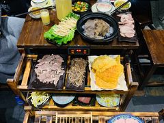 -乡土黄·鲜牛肉火锅·小龙虾(兴业街店)