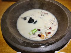 -咕嘟草帽鱼·牛奶一样的鲜鱼汤(天鹅湖万达广场店)