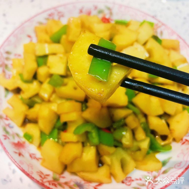 酸甜辣口味的炒藕丁!秋季养生保健