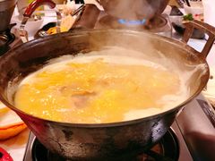 -鲜入围煮花胶鸡海鲜火锅