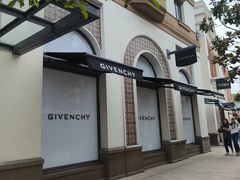 -GIVENCHY(比斯特苏州购物村店)