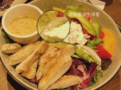 鸡肉牛油果芒果色拉-Wagas沃歌斯(合生汇店)