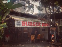 -BURGER BRO'S