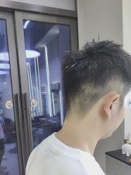 -尤司男士国潮理发馆