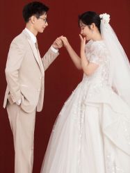 -雪中彩影婚纱摄影·微光艺术中心