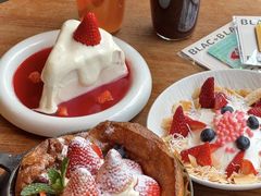 草莓奶油瀑布蛋糕-Blac+Blac(中海环宇荟店)