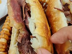 板肠肉火烧-李春秋驴肉火烧总店