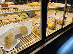 面包甜点陈列柜-黑草莓(重庆路店)
