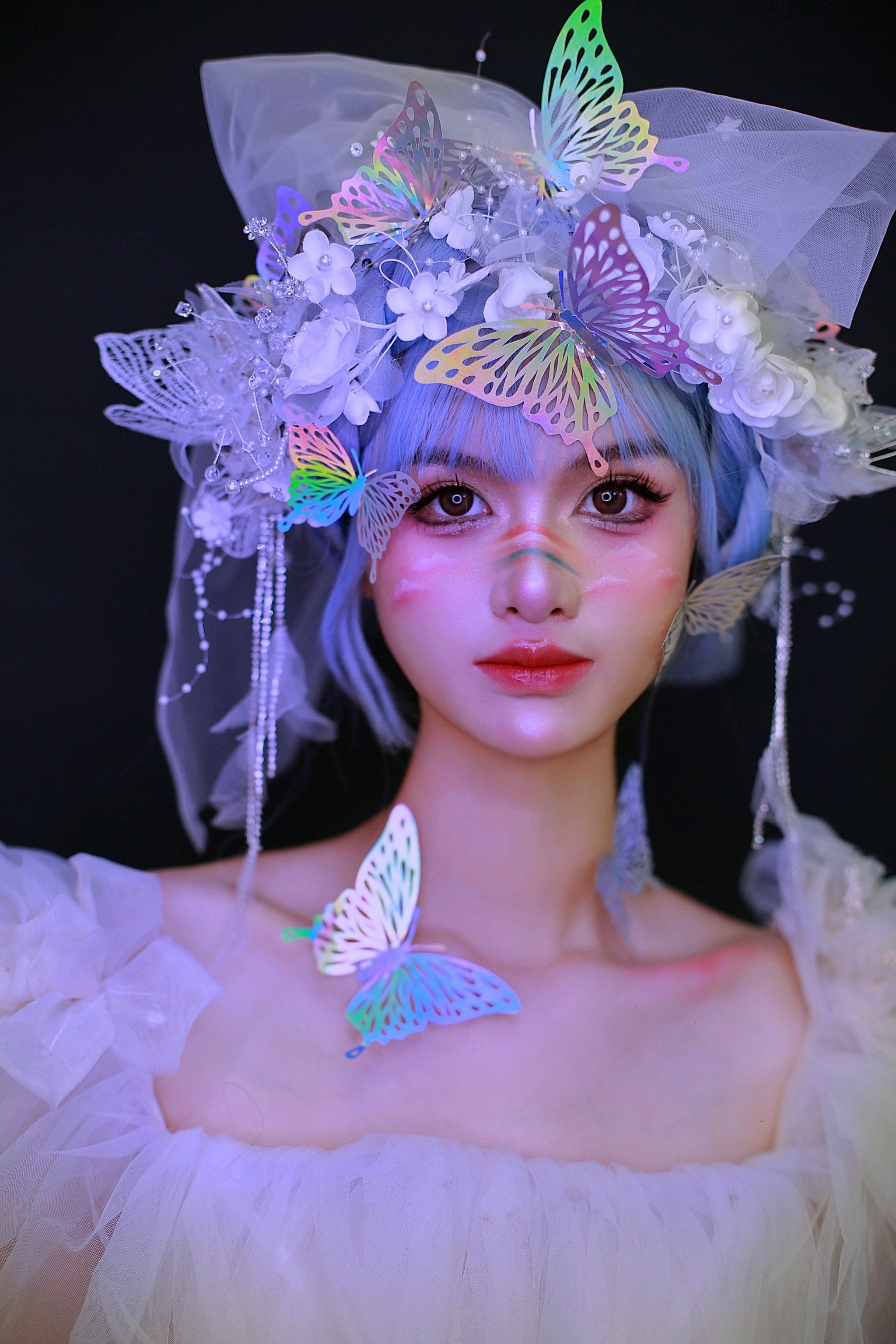 🟦蓝色蝴蝶创意妆面丨课堂教学化妆记录

蝴蝶是代表浪漫的尤物