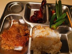 -同济大学本部学苑饮食广场