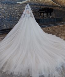 -艾米丽婚纱礼服