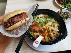 -闫家驴肉老店(华电一校店)
