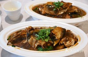 Braised Oriental Patterned Pig